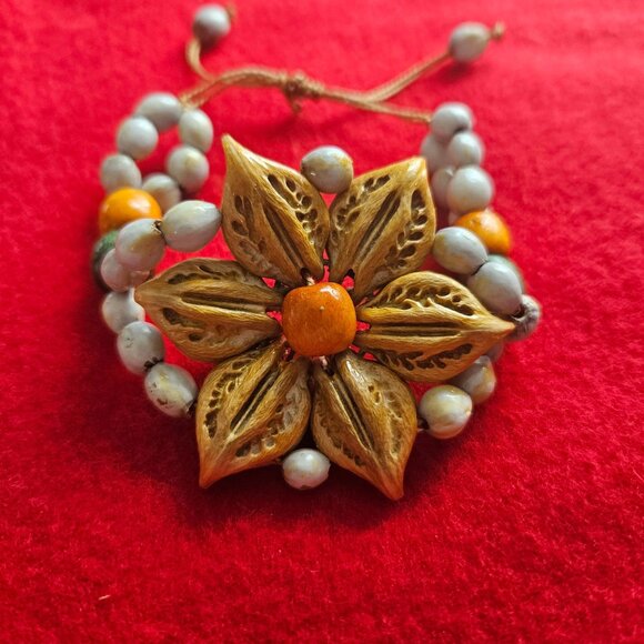 Bracelet of seeds and cats claw pods - Picture 1 of 5